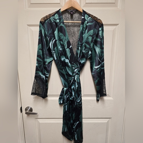 Victorias Secret Chantilly Green Palm Leaves Lace Kimono Robe Cover Up M/L - Picture 12 of 16